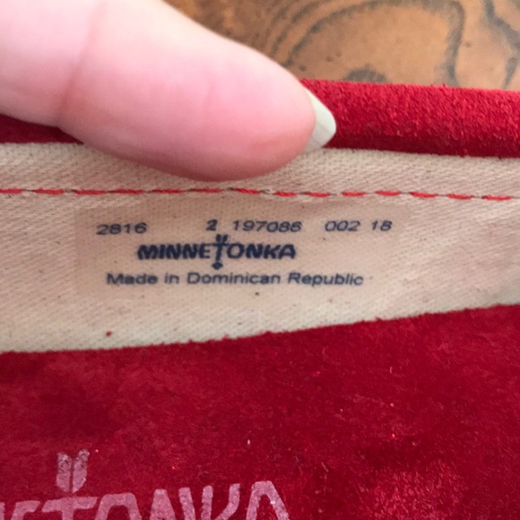 Minnetonka Girls Red Glitter shoes size 2,3,4 NWOT - Picture 8 of 8